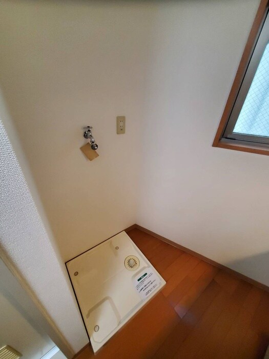 物件内観写真17　(洗濯機置場)