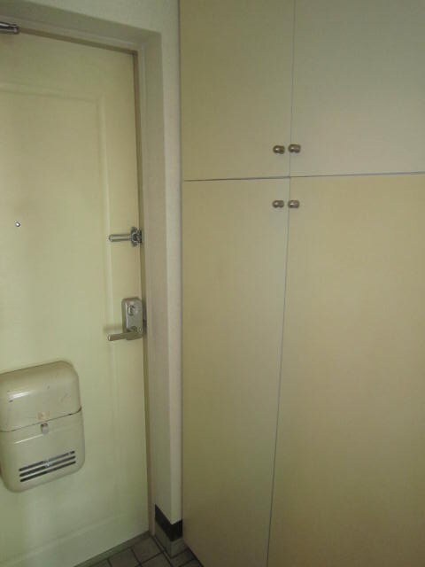 物件内観写真13　(玄関)