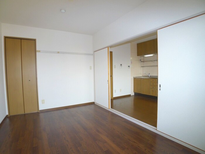 物件内観写真9　(居室)