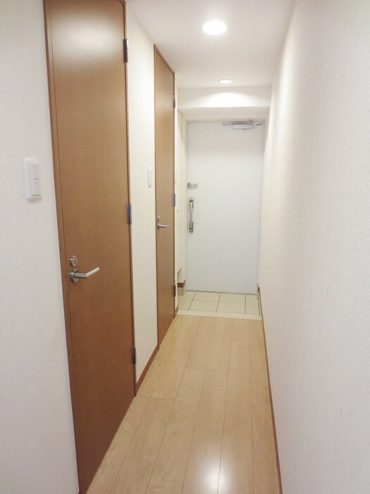 物件内観写真11　(廊下)