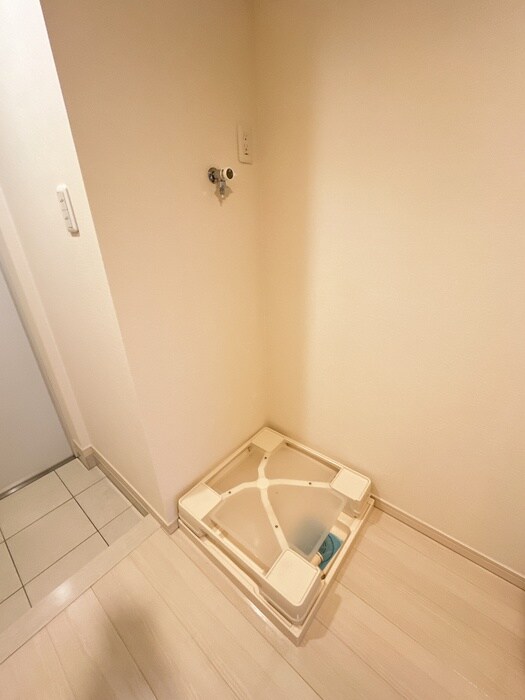 物件内観写真12　(洗濯機置場)