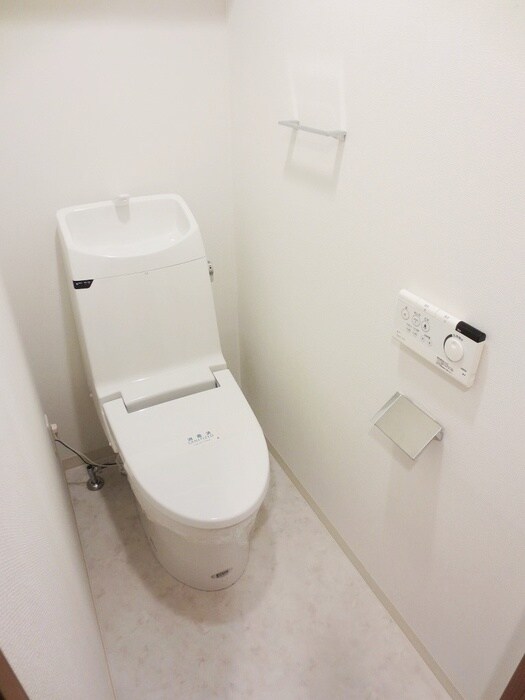 物件内観写真14　(トイレ)