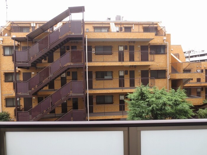 物件内観写真16　(室内からの展望)