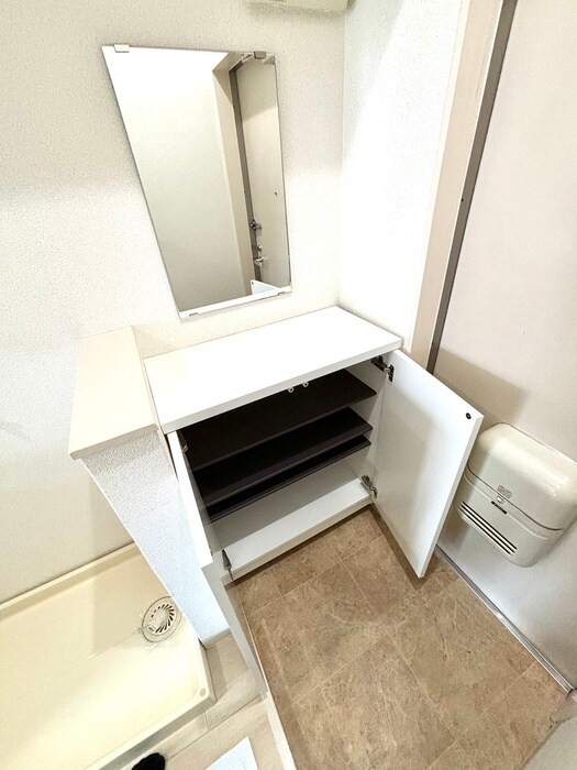 物件内観写真18　(靴箱)