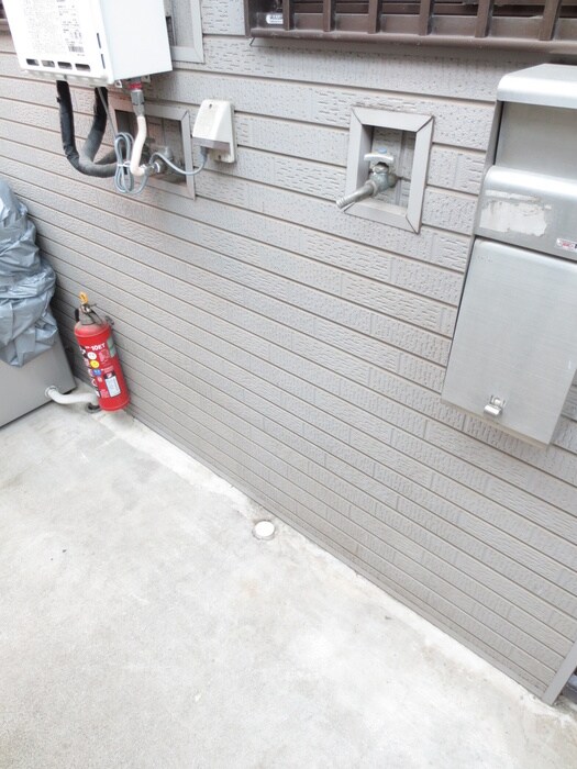 物件内観写真16　(洗濯機置場)