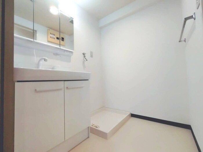 物件内観写真13　(洗濯機置場)