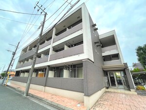 アンド．イ－外観写真