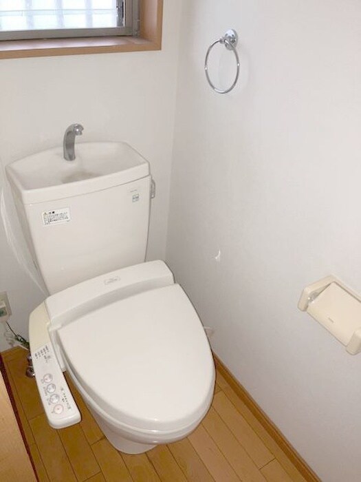 物件内観写真11　(トイレ)