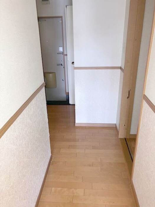 物件内観写真19　(廊下)