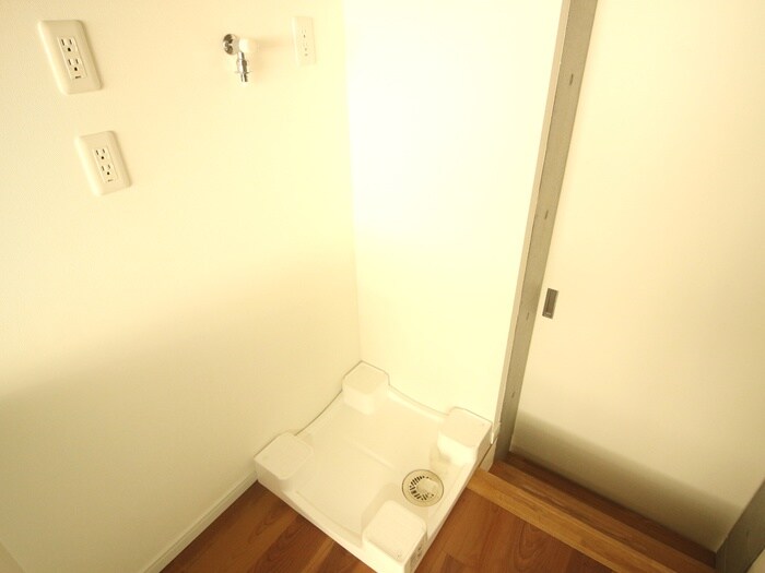 物件内観写真15　(洗濯機置場)