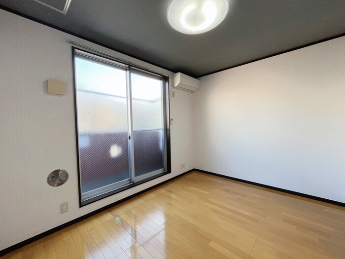 物件内観写真10　(居室)