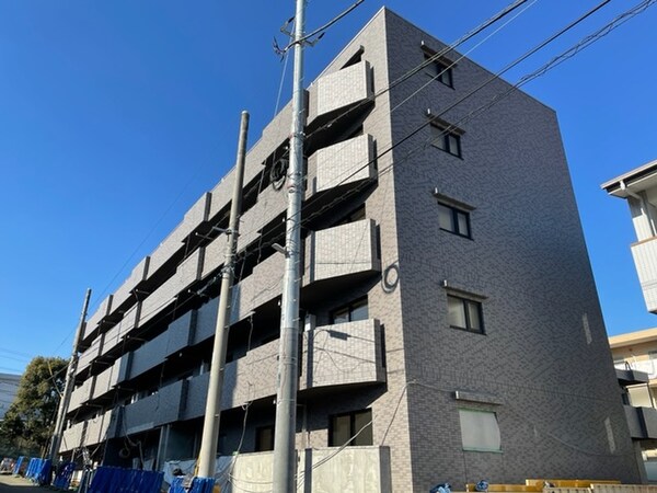 建築中