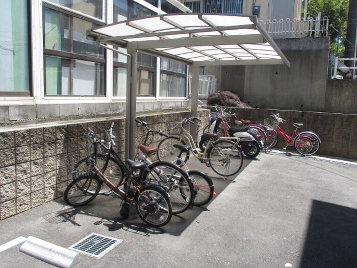 物件外観写真2　(駐輪場)