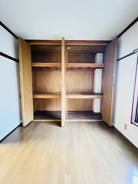 物件内観写真5　(収納)