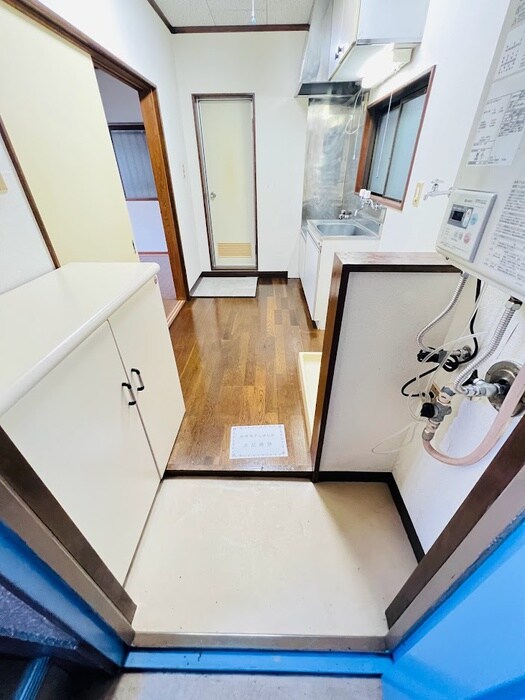 物件内観写真16　(玄関)