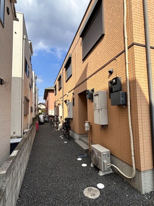 物件外観写真5　(エントランス部分)