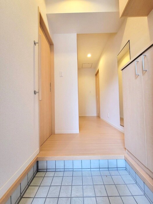 物件内観写真16　(廊下)