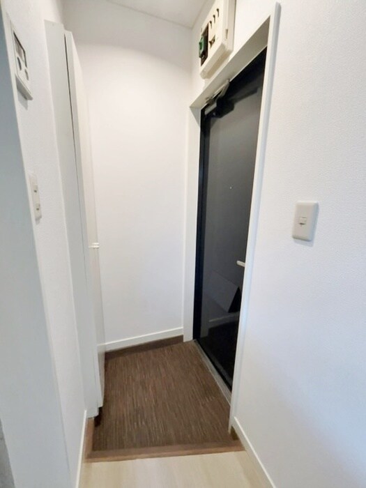 物件内観写真16　(玄関)