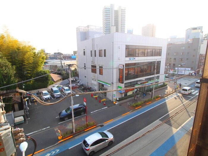 物件内観写真12　(室内からの展望)