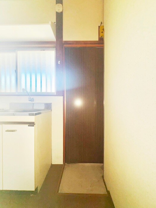 物件内観写真18　(玄関)