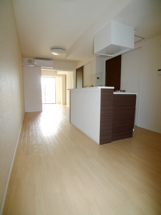 物件内観写真10　(室内からの展望)