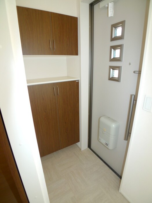 物件内観写真15　(玄関)