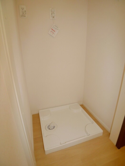 物件内観写真17　(洗濯機置場)