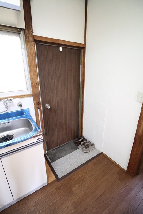 物件内観写真18　(玄関)