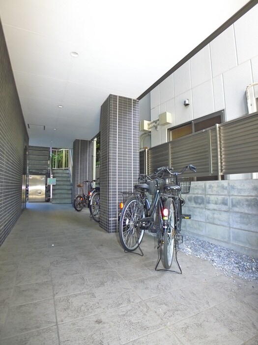 物件外観写真6　(駐輪場)