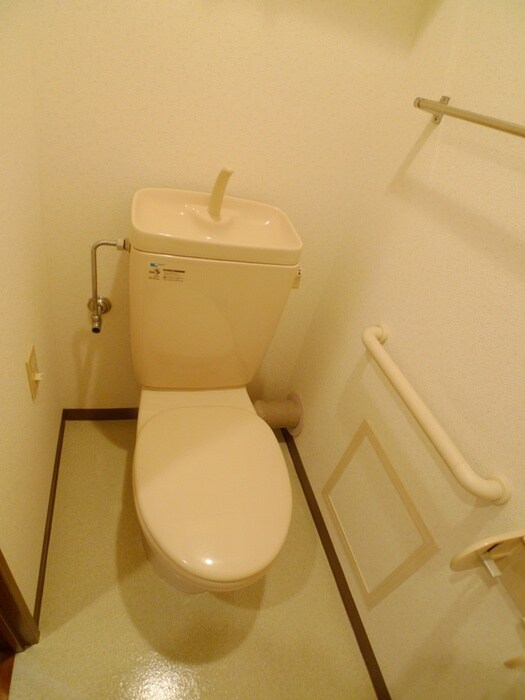 物件内観写真13　(トイレ)