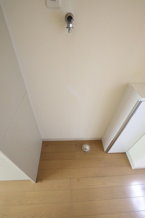 物件内観写真16　(洗濯機置場)