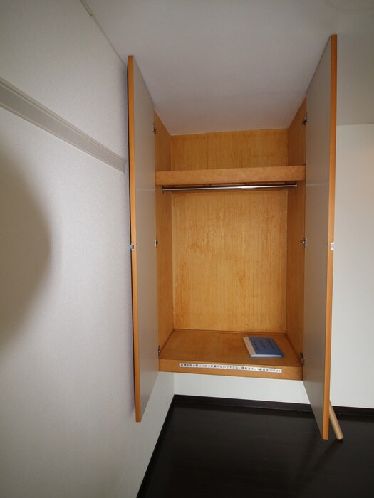 物件内観写真13　(収納)