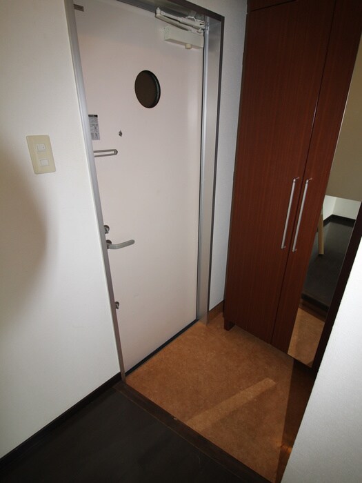 物件内観写真18　(玄関)