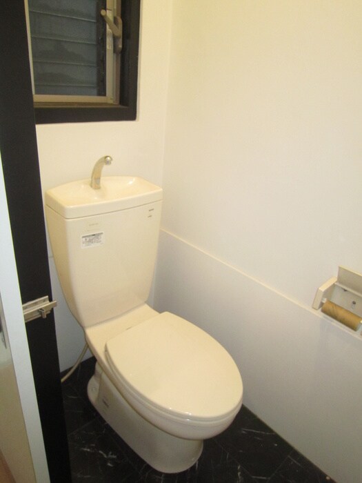 物件内観写真11　(トイレ)