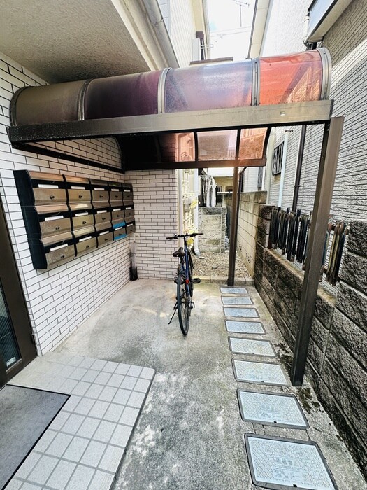 物件外観写真2　(駐輪場)