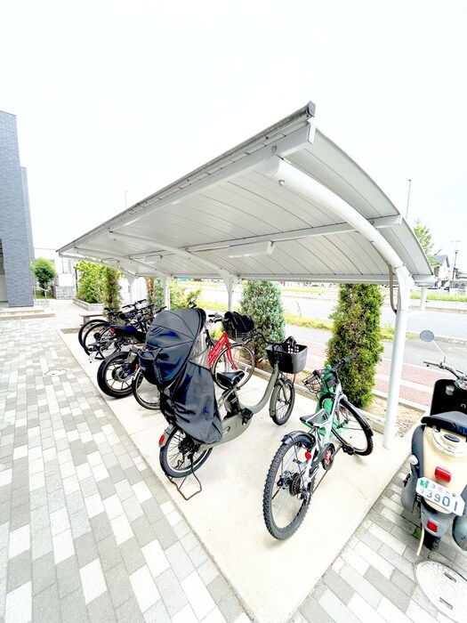 物件外観写真4　(駐輪場)