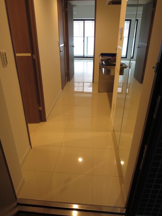 物件内観写真7　(玄関)