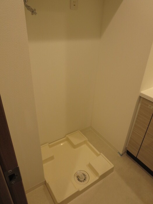 物件内観写真12　(洗濯機置場)