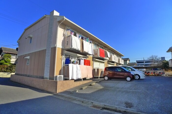 物件外観写真2　(駐車場)