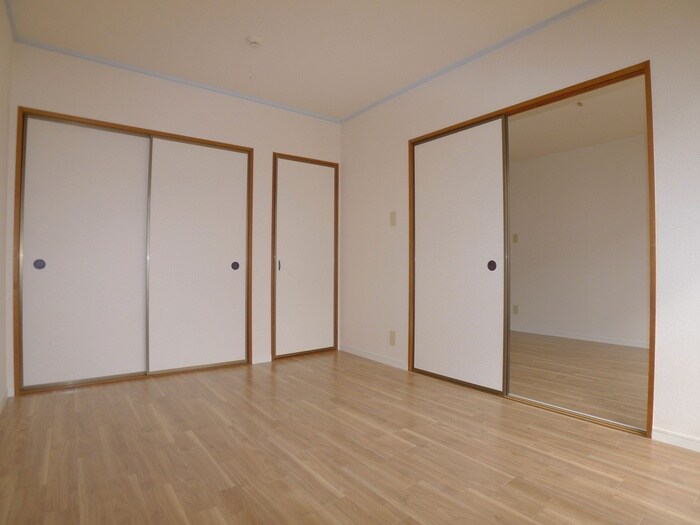 物件内観写真6　(居室)