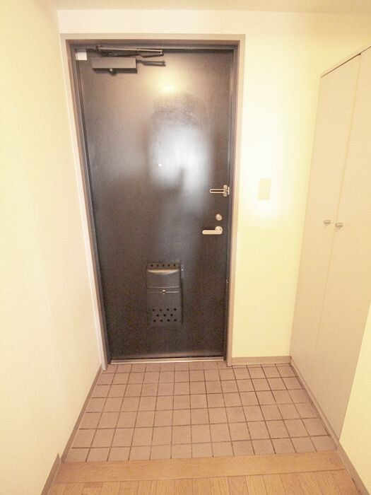 物件内観写真12　(玄関)