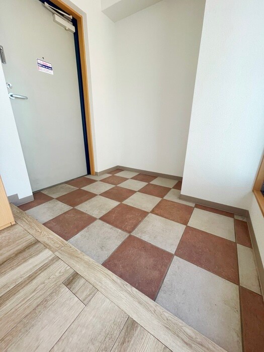 物件内観写真18　(玄関)
