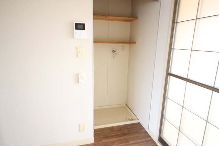 物件内観写真9　(洗濯機置場)