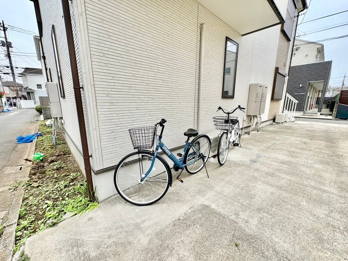 物件外観写真5　(駐輪場)