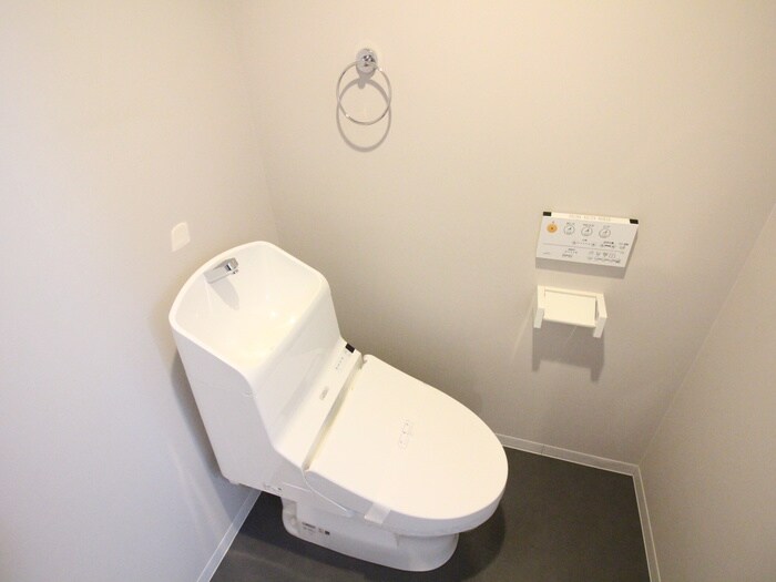 物件内観写真11　(トイレ)