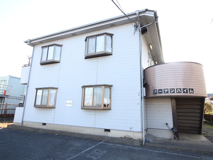 物件外観写真1　(エントランス部分)