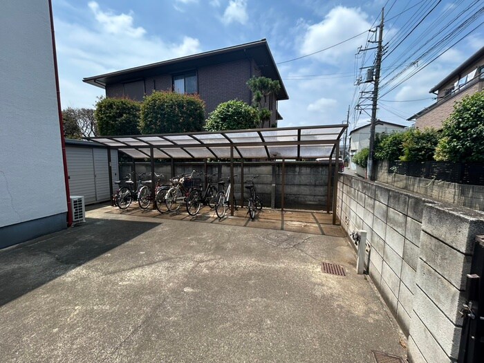 物件外観写真3　(駐輪場)