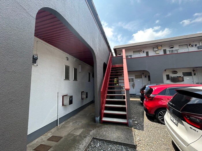 物件外観写真4　(エントランス部分)