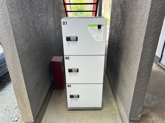 物件外観写真5　(エントランス部分)