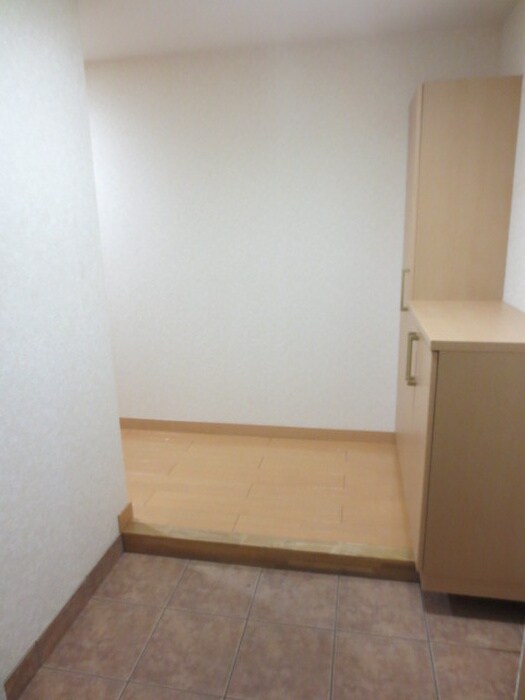 物件内観写真17　(玄関)